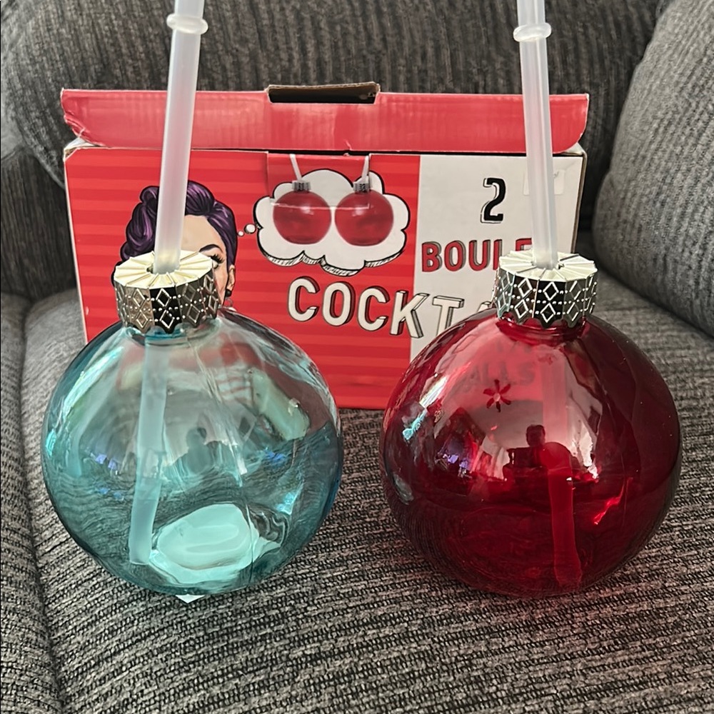 🔥🔥Set of 4 Red and Blue Cocktail balls Glasses with reusable Straws